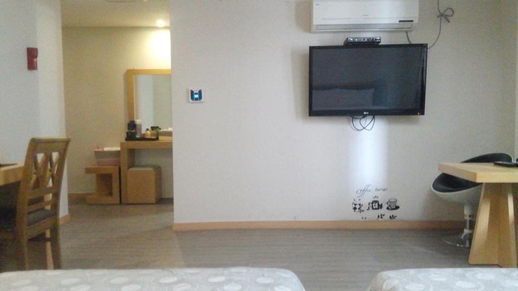 Geoje Win Hotel Habitación foto