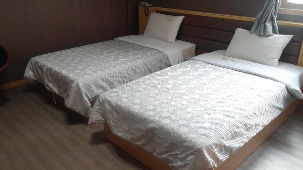 Geoje Win Hotel Habitación foto