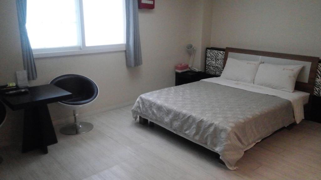 Geoje Win Hotel Habitación foto